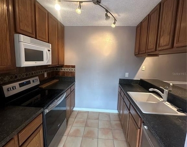5252 Brook Court - Photo Thumbnail 7