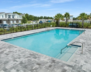 987 Spring Palms Loop - Photo Thumbnail 2