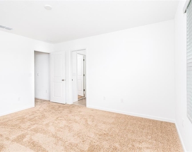 987 Spring Palms Loop - Photo Thumbnail 9