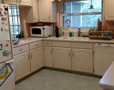 9230 Nw 9th Avenue - Photo Thumbnail 1