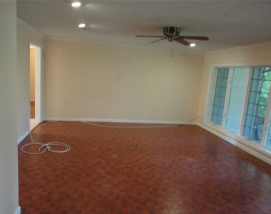 9230 Nw 9th Avenue - Photo Thumbnail 12