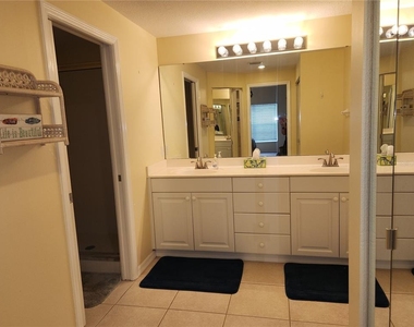 6872 Fairview Terrace - Photo Thumbnail 14