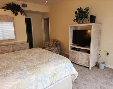 6872 Fairview Terrace - Photo Thumbnail 11