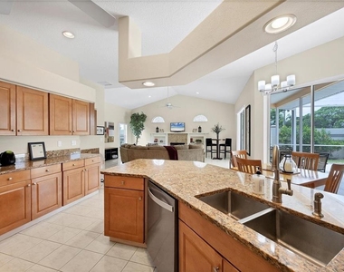 6392 Woodbirch Place - Photo Thumbnail 10