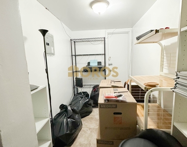 533 East 5th Street - Photo Thumbnail 3