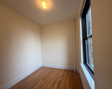 200 Riverside Drive - Photo Thumbnail 2