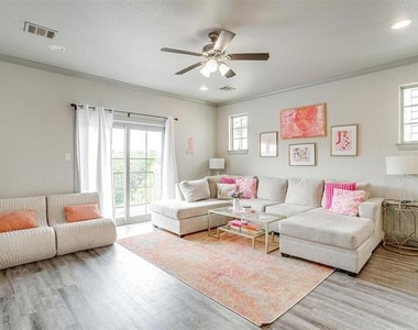 2539 Mccart Avenue - Photo Thumbnail 4