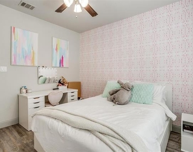 2539 Mccart Avenue - Photo Thumbnail 2