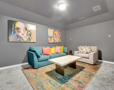 1637 Palo Duro Way - Photo Thumbnail 26