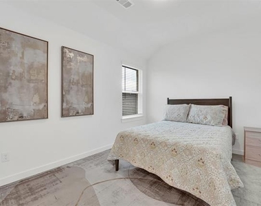 1637 Palo Duro Way - Photo Thumbnail 29