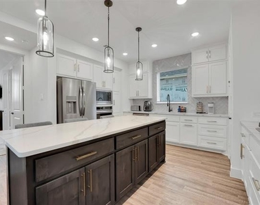 1637 Palo Duro Way - Photo Thumbnail 13