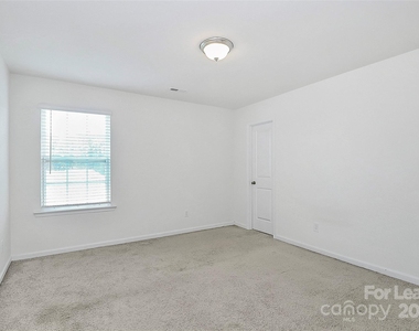 181 Atwater Landing Drive - Photo Thumbnail 22