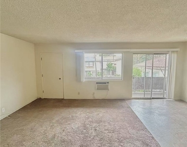 922 W Duarte Rd - Photo Thumbnail 7