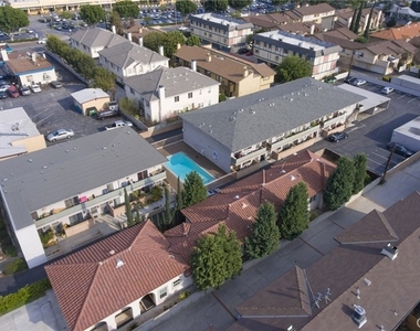 922 W Duarte Rd - Photo Thumbnail 4