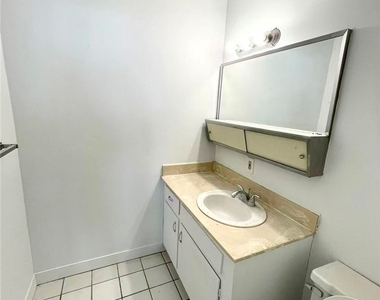 922 W Duarte Rd - Photo Thumbnail 9