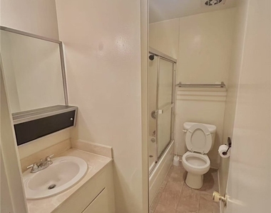 922 W Duarte Rd - Photo Thumbnail 11