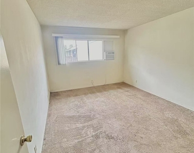 922 W Duarte Rd - Photo Thumbnail 12