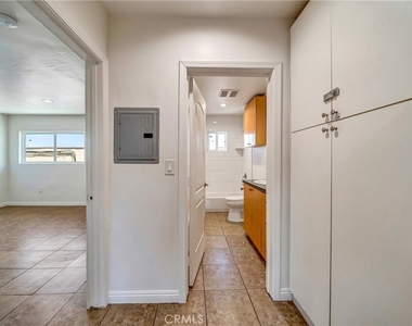 6735 Elmer Avenue - Photo Thumbnail 7