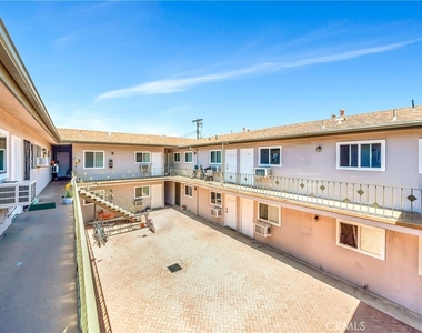 6735 Elmer Avenue - Photo Thumbnail 20