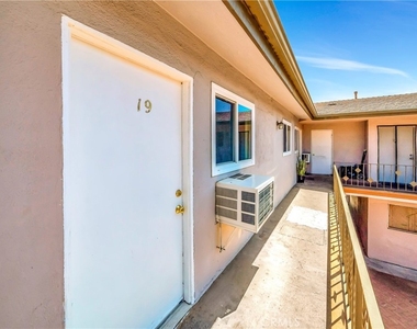 6735 Elmer Avenue - Photo Thumbnail 22