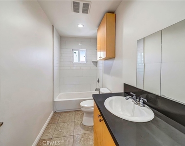 6735 Elmer Avenue - Photo Thumbnail 12