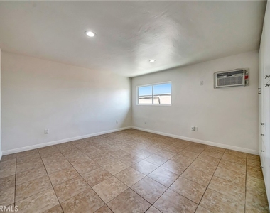 6735 Elmer Avenue - Photo Thumbnail 11