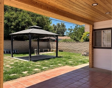 8739 Tyrone Ave - Photo Thumbnail 39