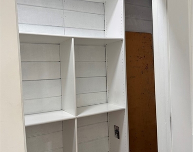 8739 Tyrone Ave - Photo Thumbnail 36