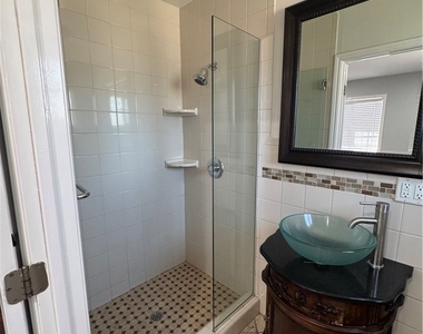 8739 Tyrone Ave - Photo Thumbnail 26