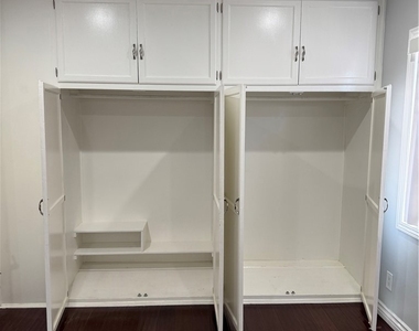 8739 Tyrone Ave - Photo Thumbnail 21