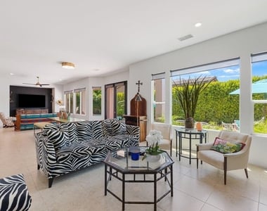 61185 Soaptree Drive - Photo Thumbnail 5