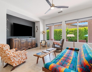 61185 Soaptree Drive - Photo Thumbnail 8