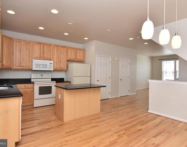 26767 Chatham Lane - Photo Thumbnail 7