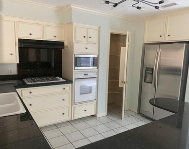 5 Bendwood Drive - Photo Thumbnail 19