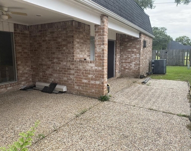 5 Bendwood Drive - Photo Thumbnail 1
