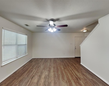 24518 Cypresspark Glen Lane - Photo Thumbnail 2