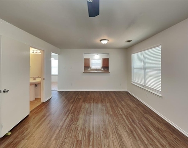 24518 Cypresspark Glen Lane - Photo Thumbnail 4