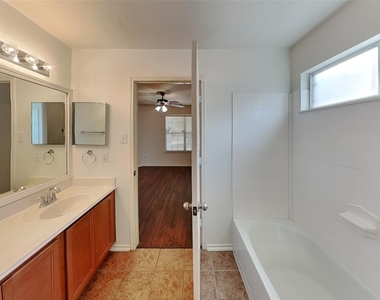 24518 Cypresspark Glen Lane - Photo Thumbnail 8