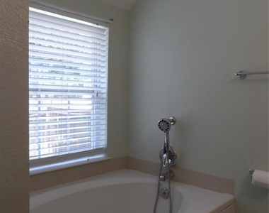 13545 Northshore Loop - Photo Thumbnail 29
