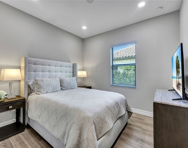28101 Foxrock Court - Photo Thumbnail 18