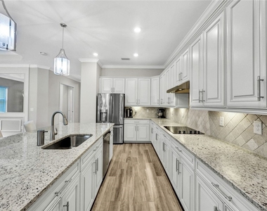 28101 Foxrock Court - Photo Thumbnail 11