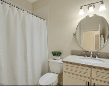 298 Emerald Bay Circle - Photo Thumbnail 6