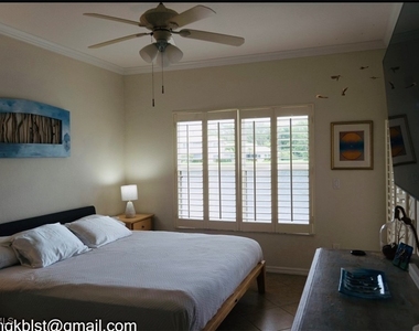 298 Emerald Bay Circle - Photo Thumbnail 5