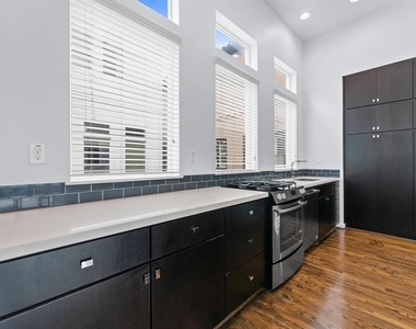 120 Pierce Street - Photo Thumbnail 12