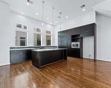 120 Pierce Street - Photo Thumbnail 10