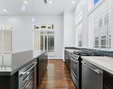 120 Pierce Street - Photo Thumbnail 17