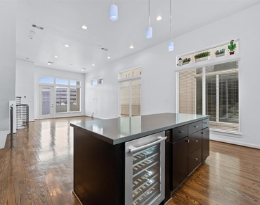120 Pierce Street - Photo Thumbnail 16