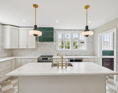 456 Gardenia Street - Photo Thumbnail 19