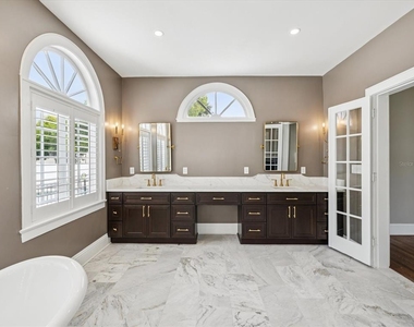 456 Gardenia Street - Photo Thumbnail 7