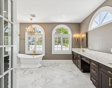 456 Gardenia Street - Photo Thumbnail 6